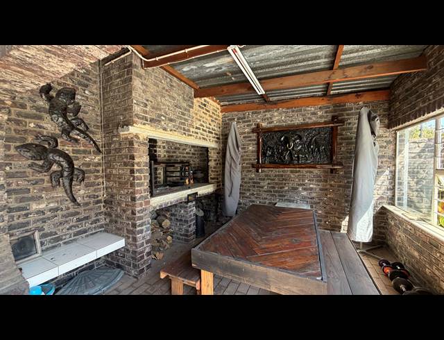 4 BEDROOM FREESTANDING FOR SALE IN FARRARMERE
